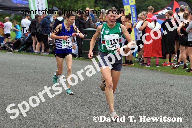 Senior womens Northern 4 Stage Relay, 2023 Northern 6 and 4 Stage Relays and Youngsters, Birkenhead Park, Wirral.  Photo: David T. Hewitson/Sports for All Pics